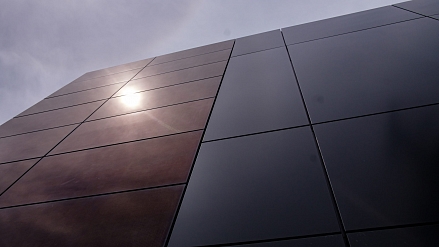 CdTe facade solar panel with 18.2% efficiency
