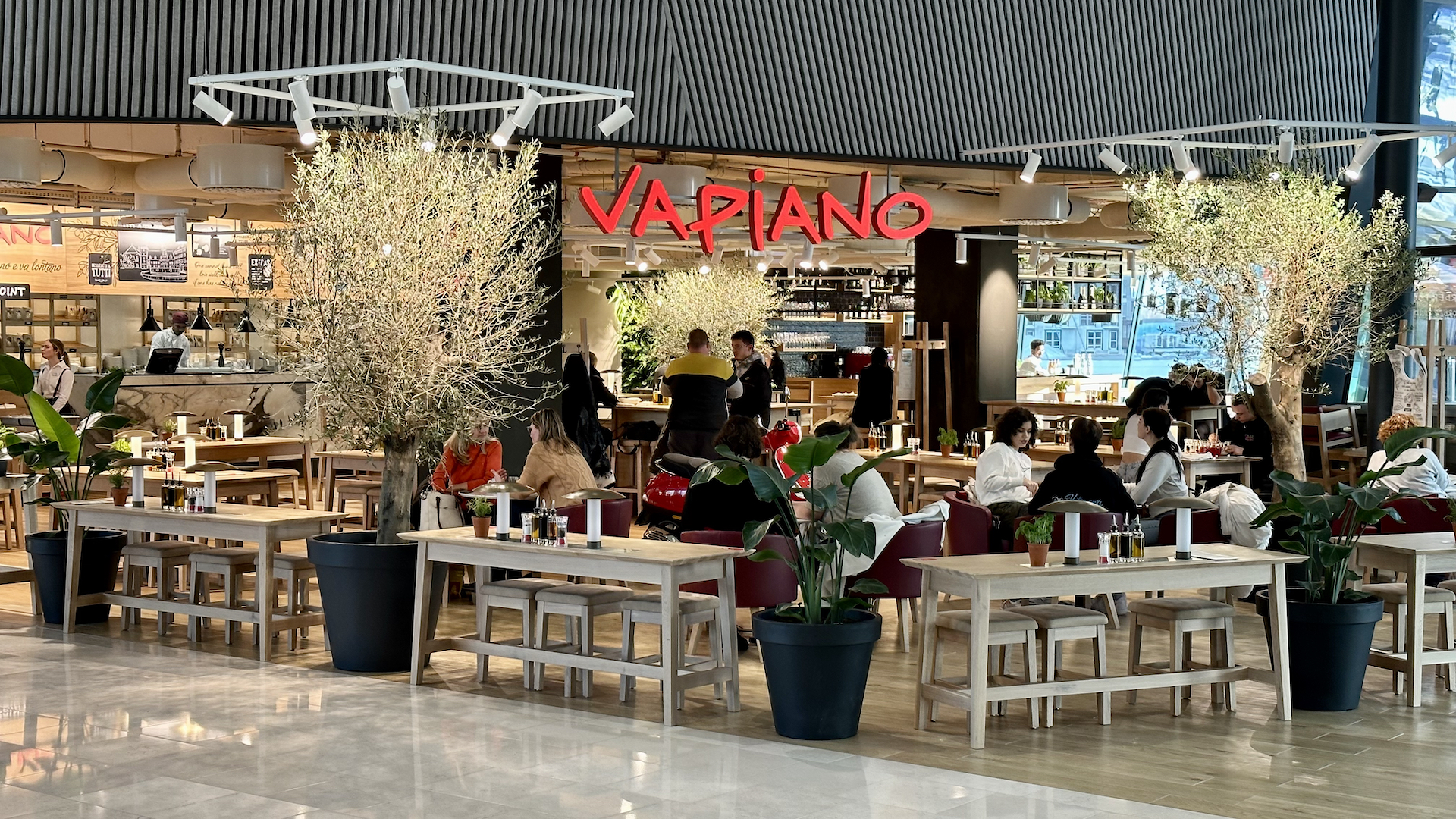 Design and delivery of new lighting for the VAPIANO gastro operation