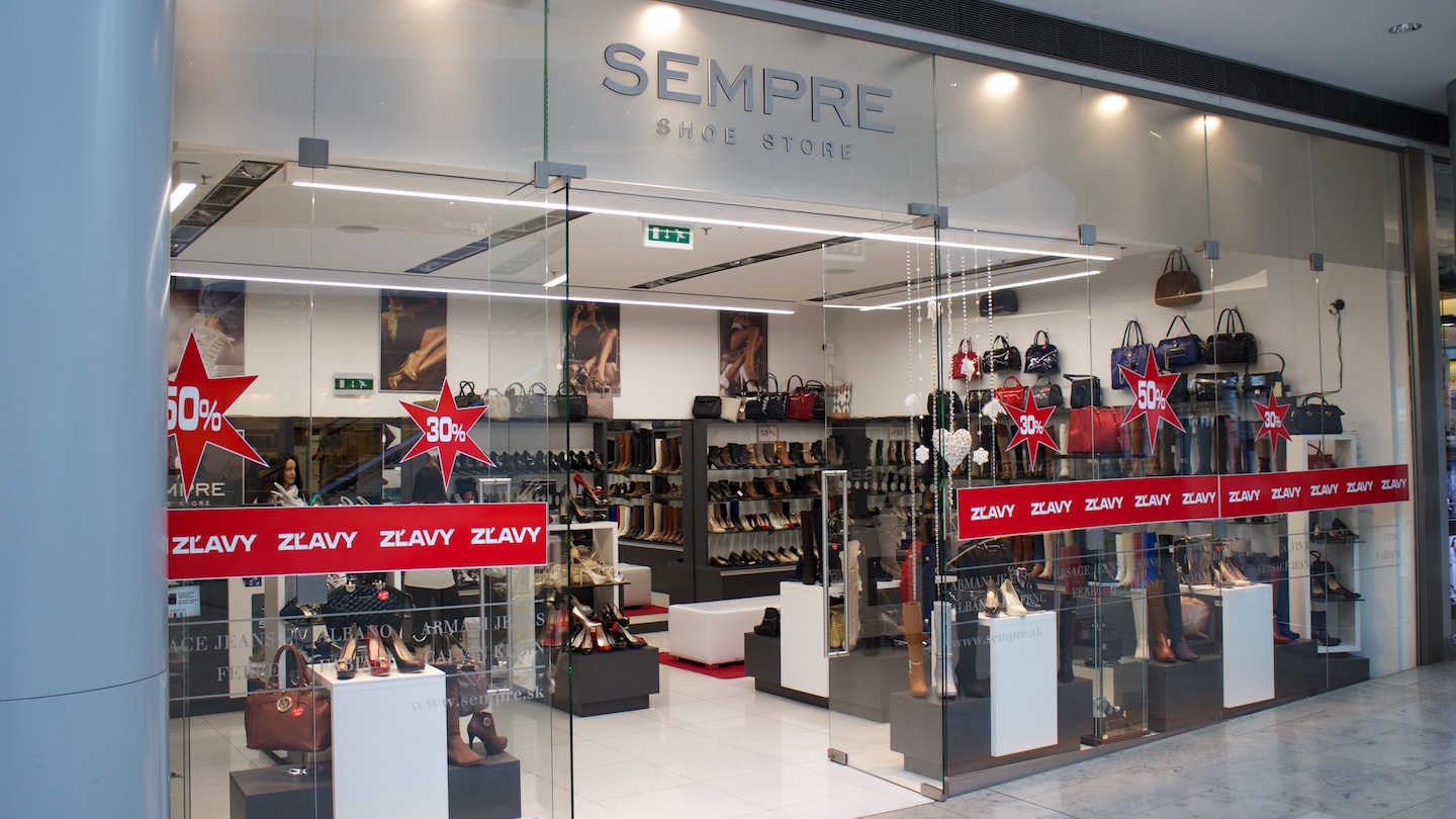 LED illuminance of store SEMPRE / OC Eurovea Bratislava