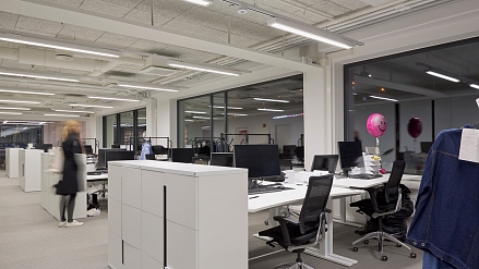 Nové LED osvetlenie kancelárskych priestorov inšpirované loftovými priestormi