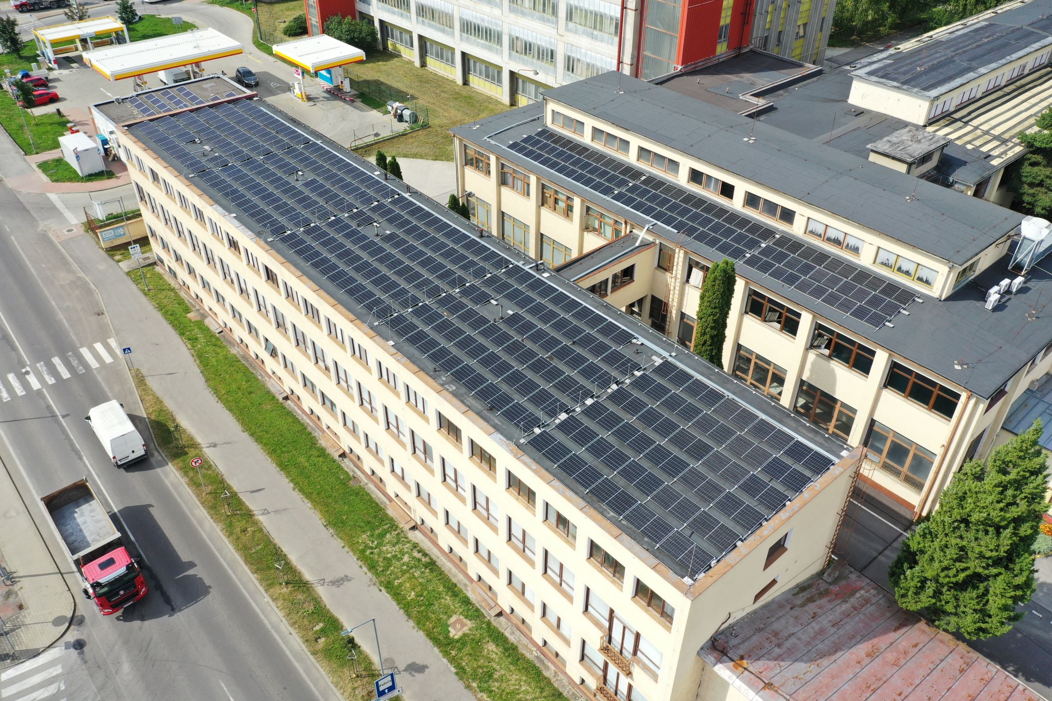 Návrh a dodanie 99,6 kWp fotovoltickej elektrárne