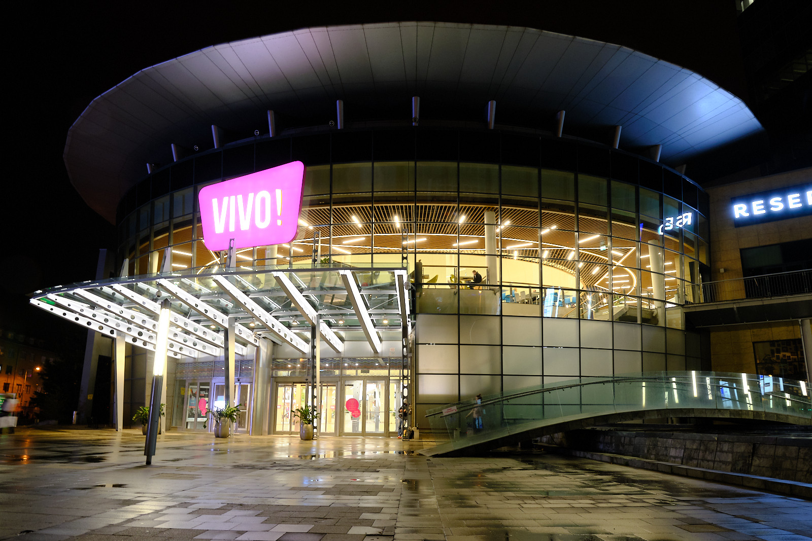 Koncepčný návrh a dodávka systému osvetlenia nákupného centra VIVO! Bratislava
