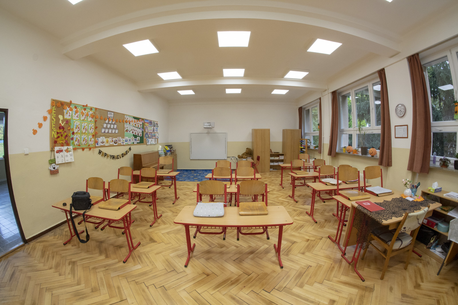 LED lighting modernization in classrooms and cabinets
