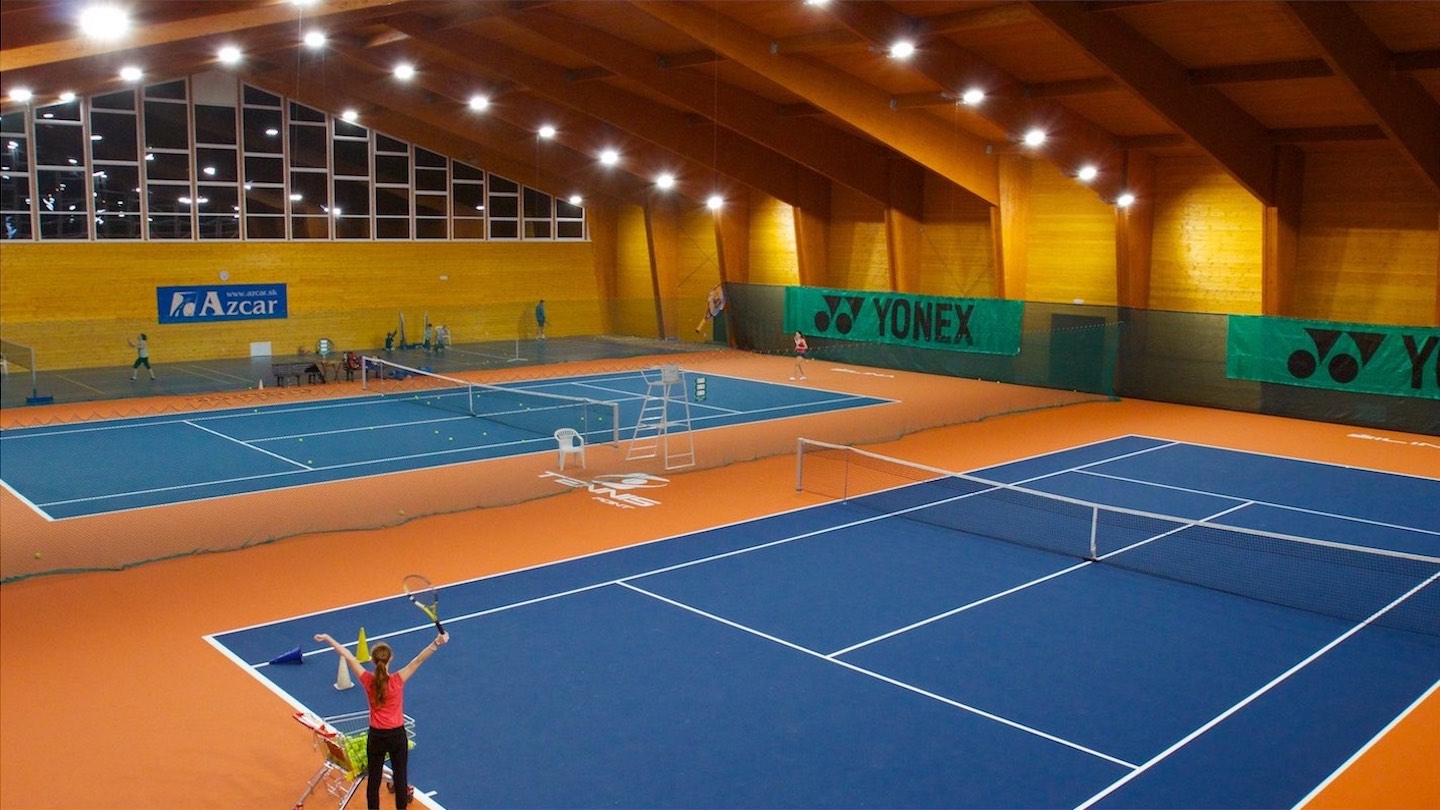 LED illuminance of tennis hall