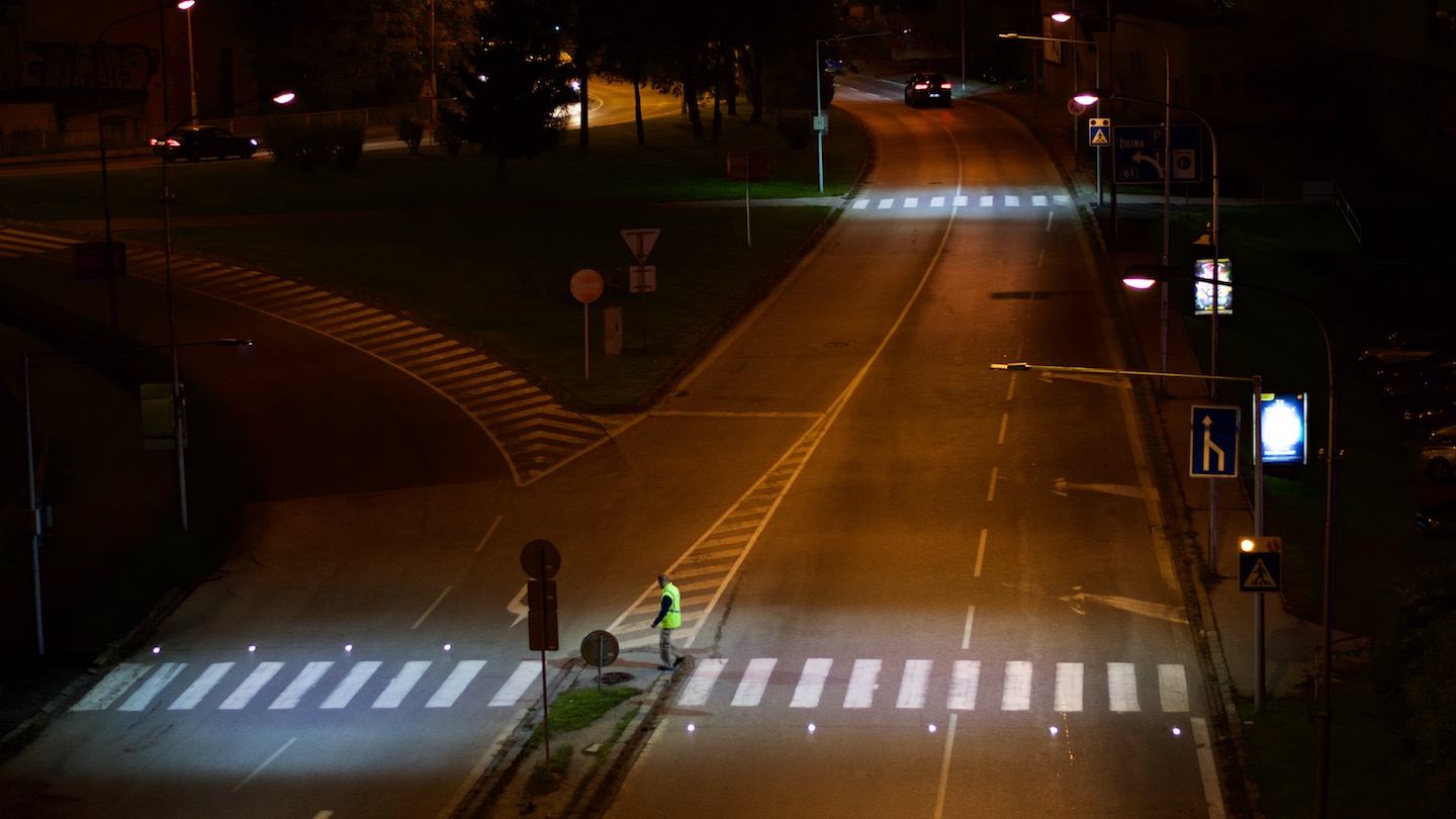 Safety illuminance of crosswalks / 2.stage