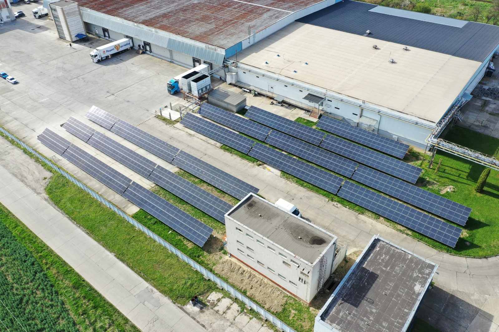 Návrh a dodanie 300,3 kWp fotovoltickej elektrárne - zemná inštalácia